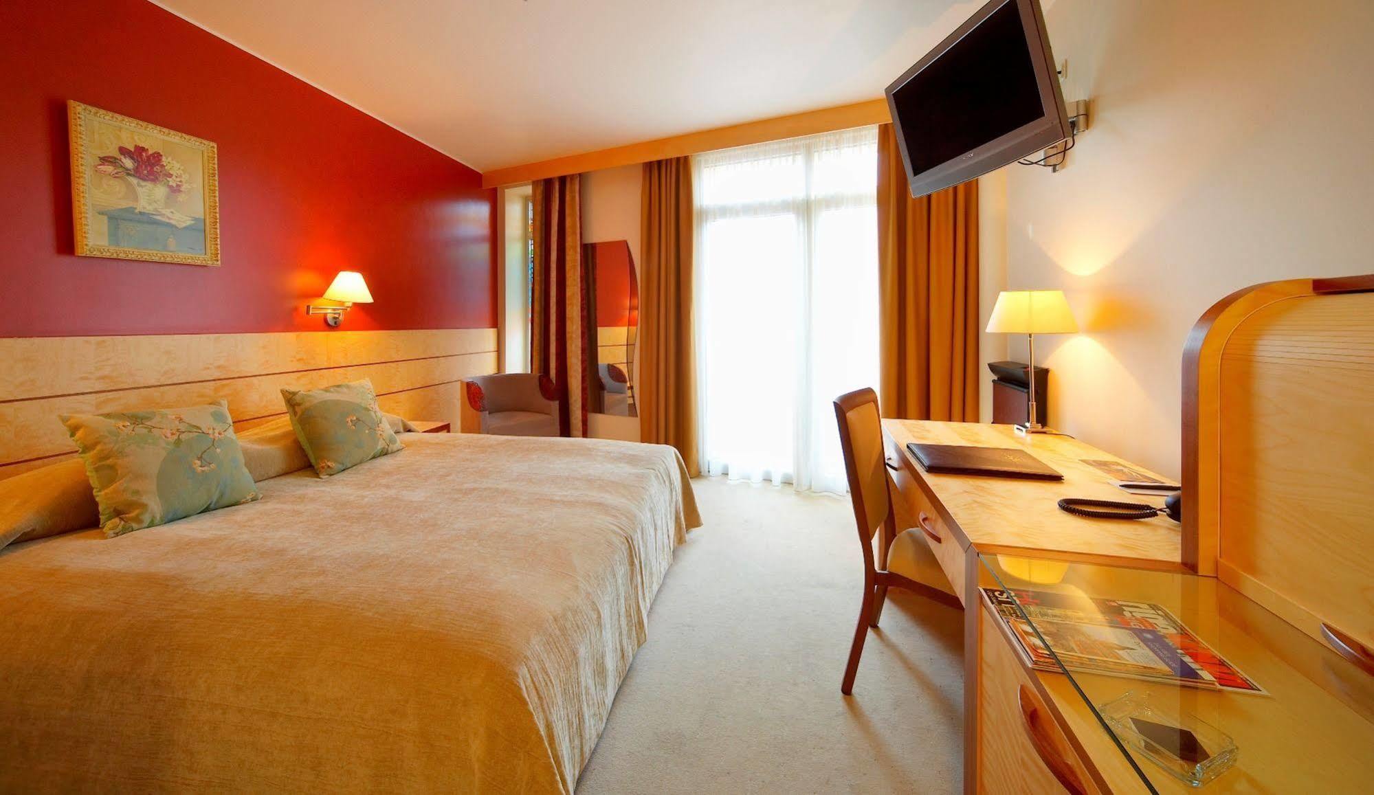 Royal Square Hotel & Suites Riga Room photo